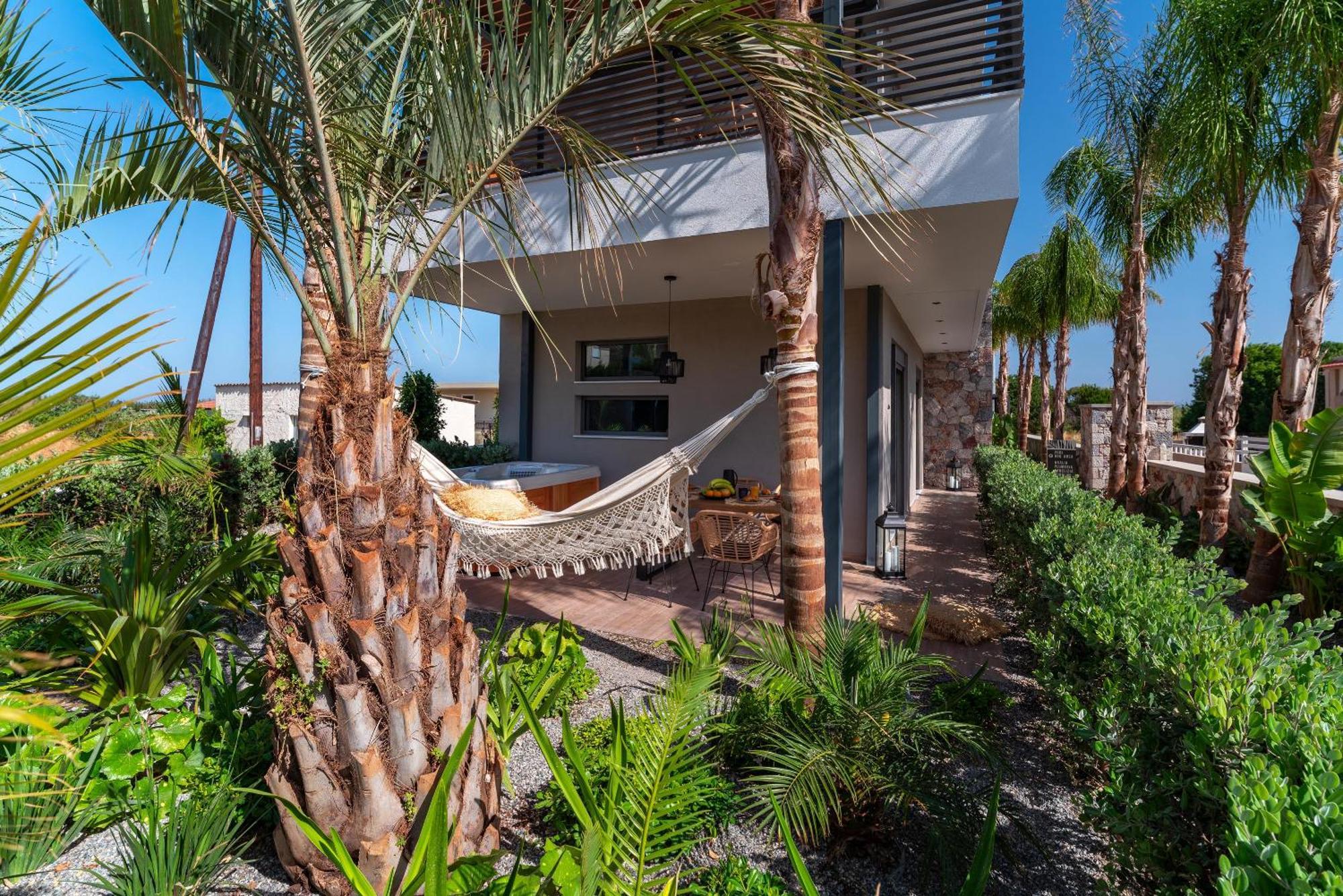 Palmeral Luxury Suites Kremastí الغرفة الصورة