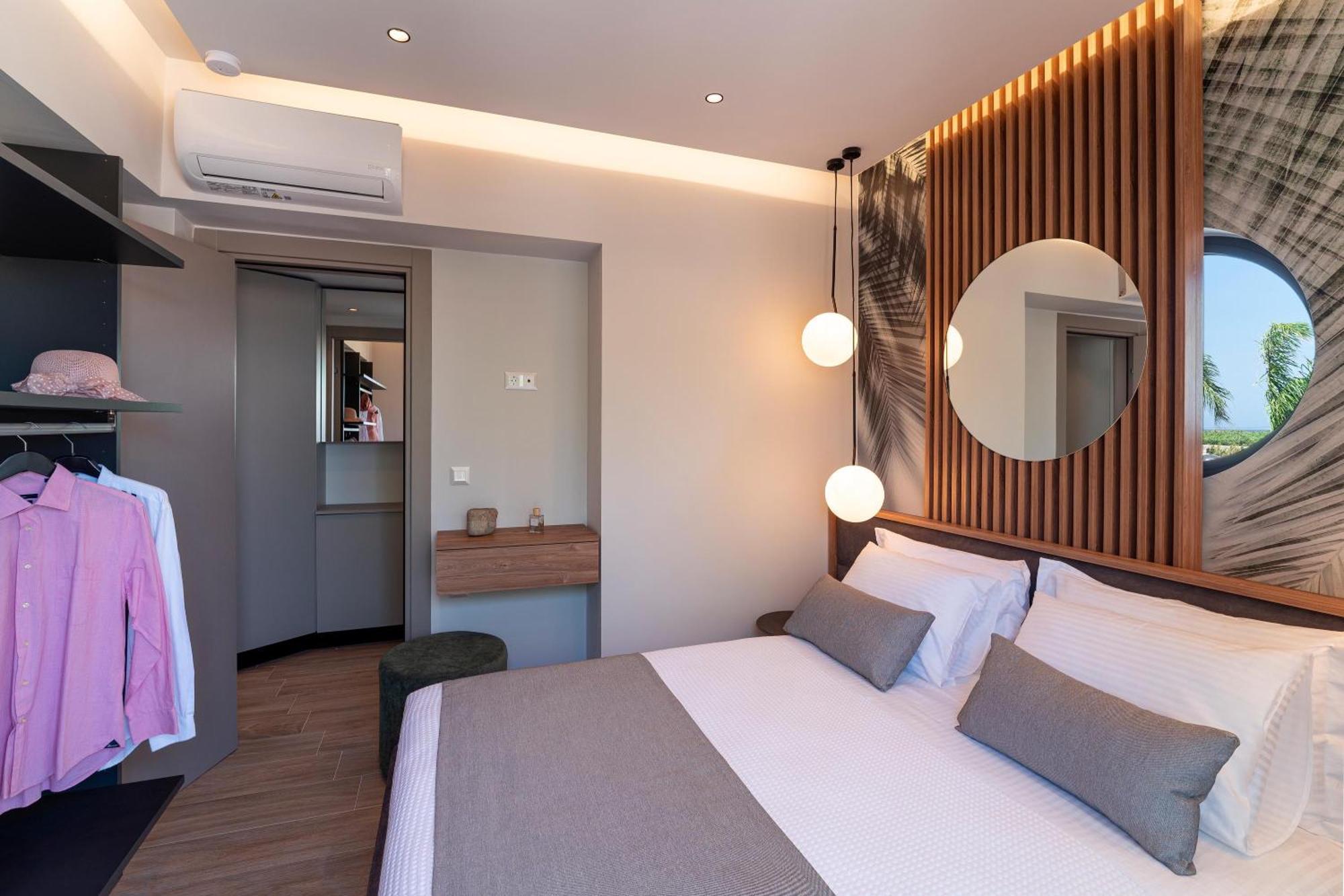 Palmeral Luxury Suites Kremastí الغرفة الصورة