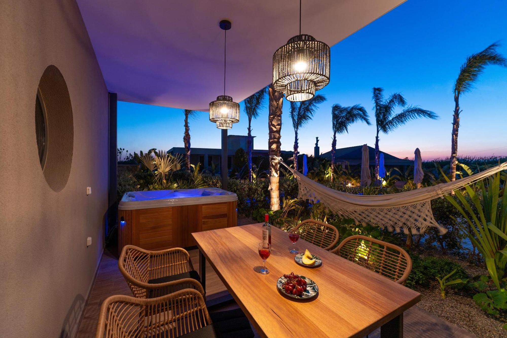 Palmeral Luxury Suites Kremastí الغرفة الصورة