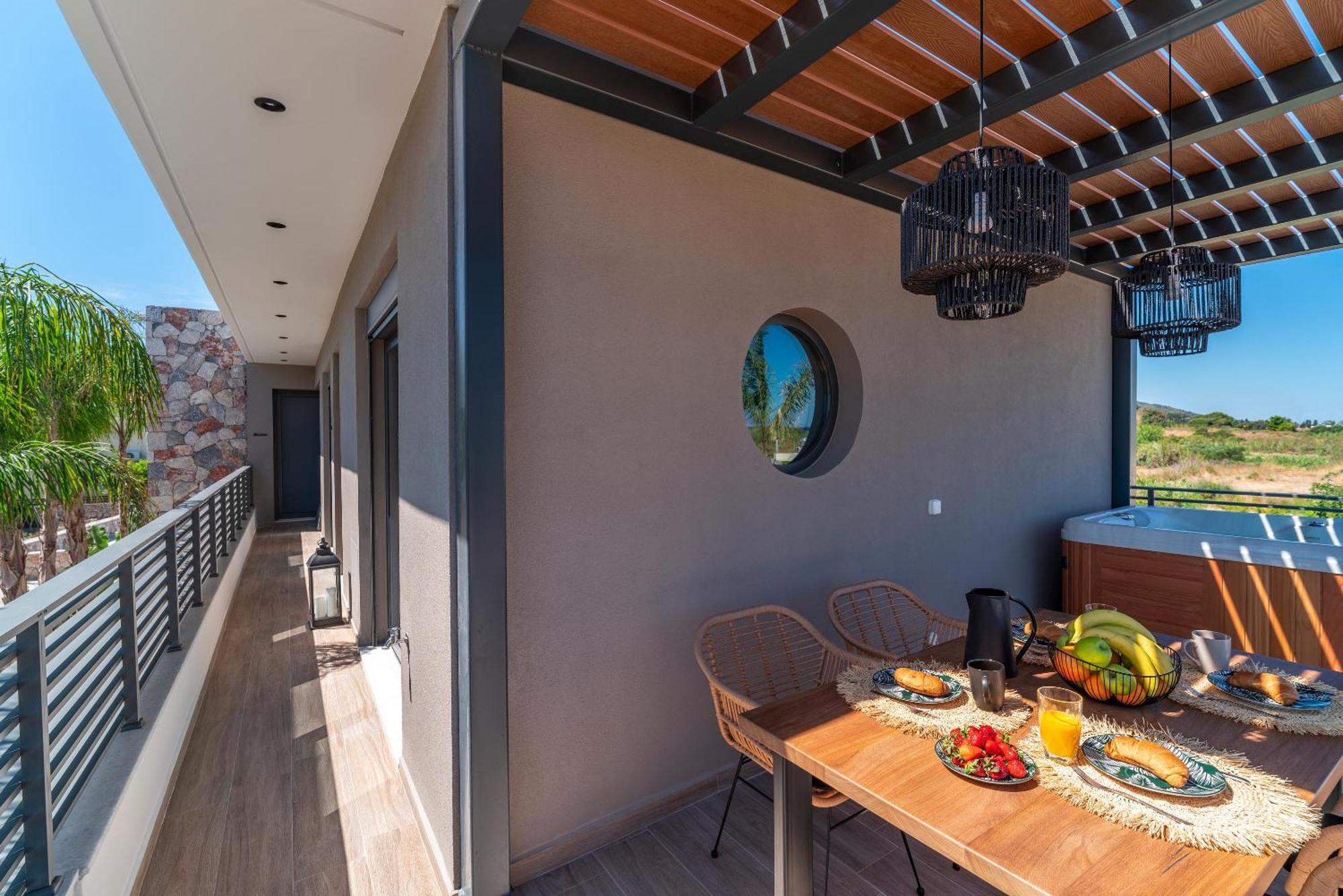 Palmeral Luxury Suites Kremastí الغرفة الصورة